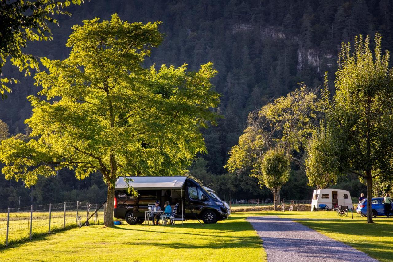 Camping Lazy Rancho - Eiger - Moench - Jungfrau - อินเทอร์ลาเคน ภายนอก รูปภาพ